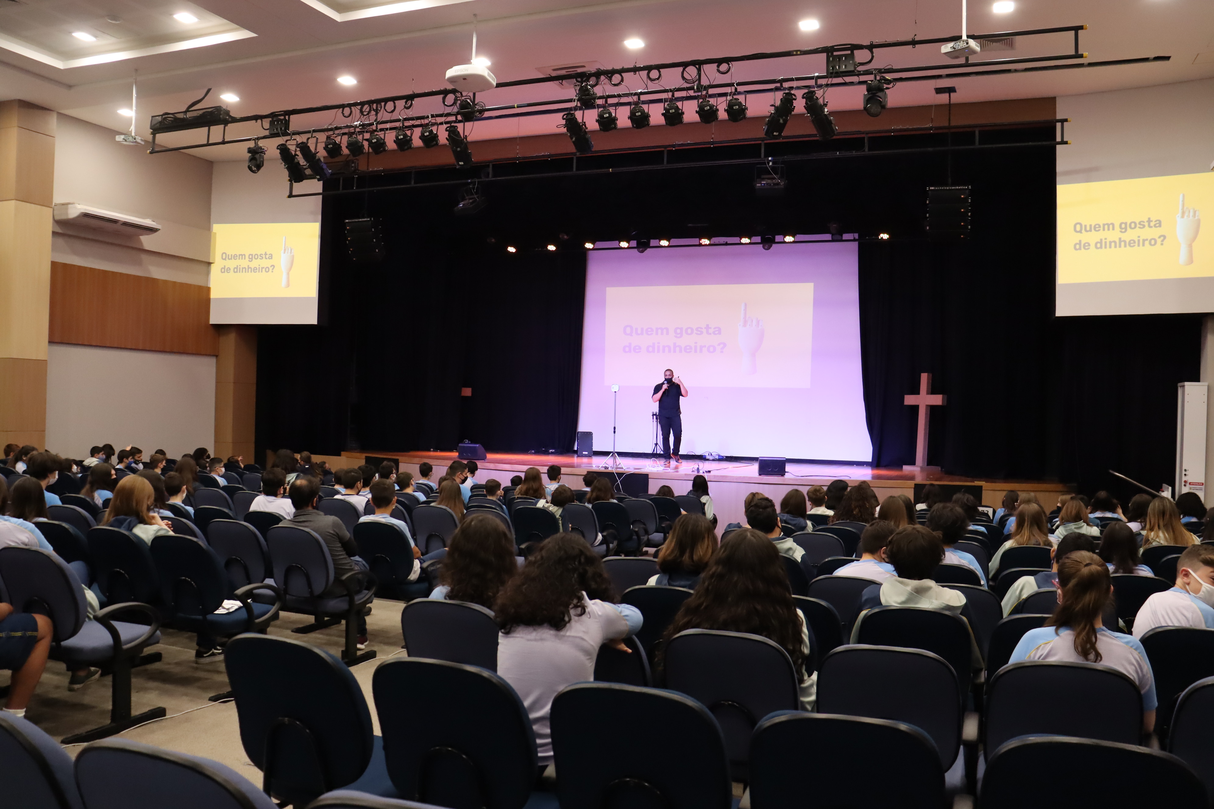 Diego Angelos com jovens 5
